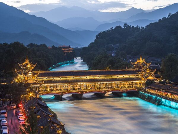 Captivating Charms of China: Chengdu & Chongqing Experience