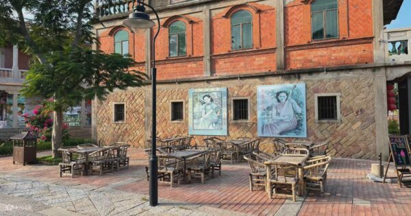 Waves of Xiamen: The Coastal Charm of China